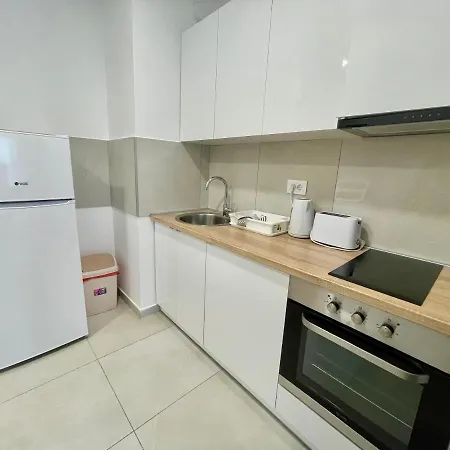 - Stan Na Dan Novi Beograd, Parking 5 Evra Dan Belgrado