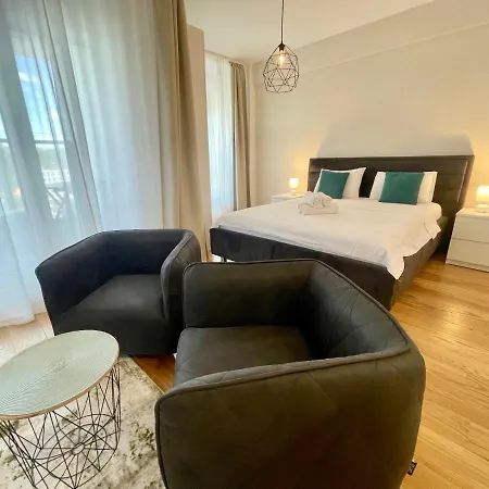 - Stan Na Dan Novi Beograd, Parking 5 Evra Dan Apartmán *