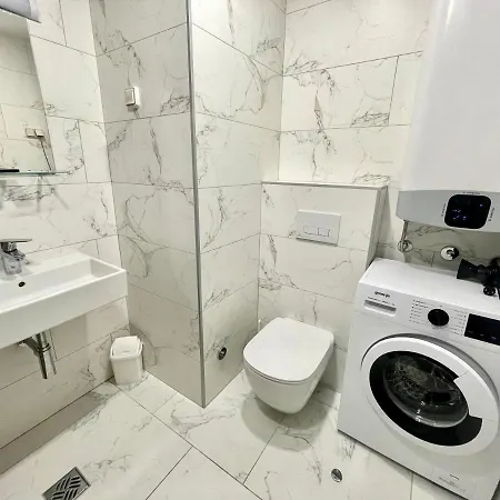 - Stan Na Dan Novi Beograd, Parking 5 Evra Dan * Belgrado